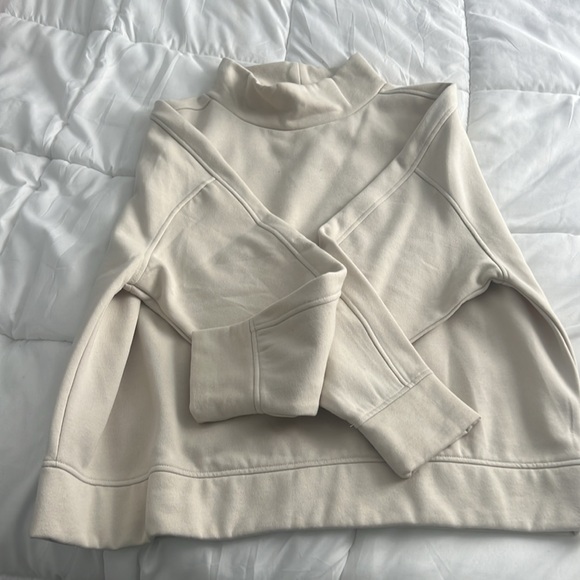 Like new! women’s rarely worn - cream mock new fleece-lined sweater- size large - Picture 6 of 8
